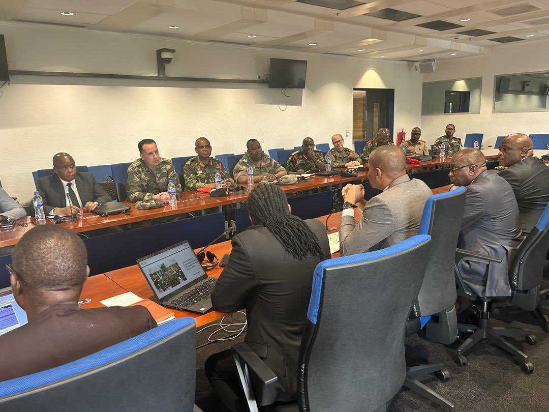 .@AUC_PAPS received the African Defense Attaches Forum (ADAF). Mtg aimed to enhance collaboration b/n the AU Peace Support Operations Division & #ADAF, sharing info. on #PSOD activities. Discussions included #PSOD's Strategic Framework, updates on #PSOs &the upcoming #STCDSS Mtg