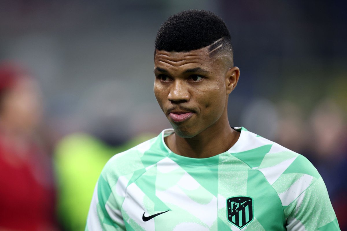 🚨🇲🇿 Atlético Madrid left-back Reinildo Mandava is on Manchester United and Aston Villa’s radar. Reinildo has a year left on his Atlético contract and could be available for around £8m this summer. #MUFC [@garystonehouse]