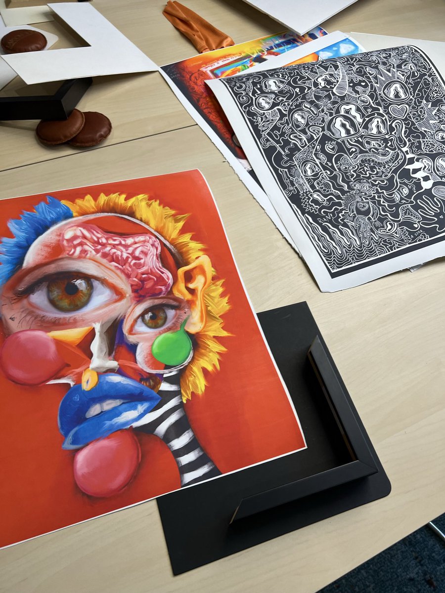 fewocious's tweet image. tulips, prints and other things