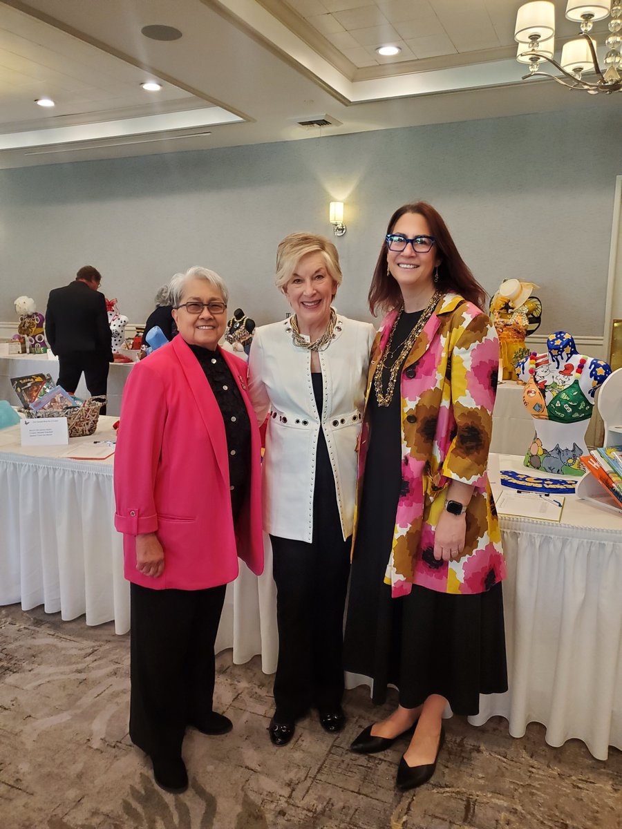 As a proud Soroptimist, it’s always a joy to attend @SIG_of_glendale’s Bras for a Cause. The funds raised will fund grants and awards for women and girls working their way through college, and for non-profits working to help them.