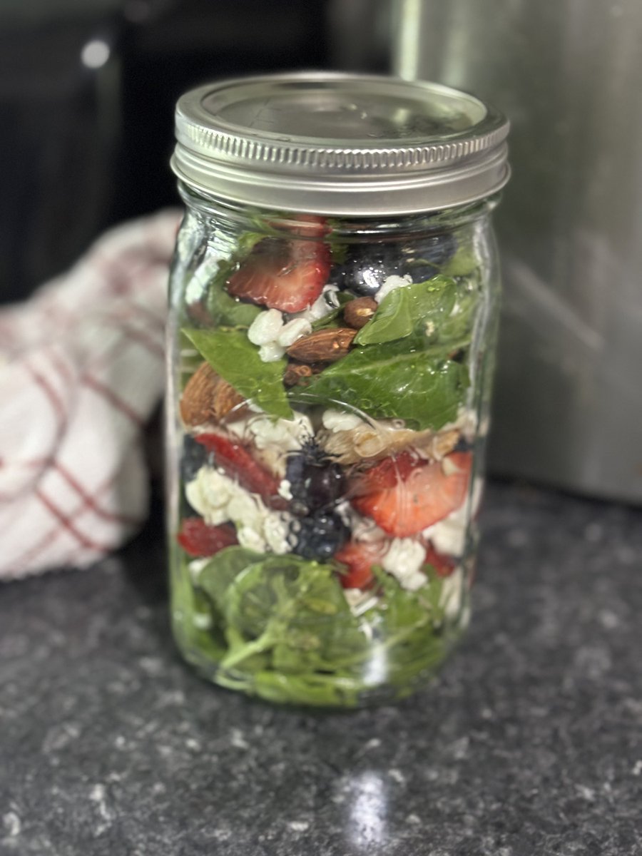 Salad 🥗 jars for the win 😋🙌🏾 Recipe: Baby Arugula Baby Spinach Goat cheese Blueberries 🫐 Strawberries 🍓 Unsalted Roasted Almonds