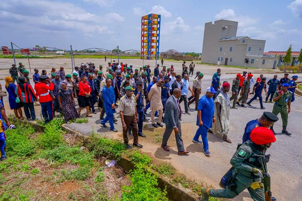 Today, I visited the Kuje custodial centre and the Fire Service Academy in Sheda, Kwali Local Council of the FCT. The ongoing renovation of the Kuje custodial facility demonstrates the commitment of the #RenewedHope government to improve the conditions of both staff and inmates…
