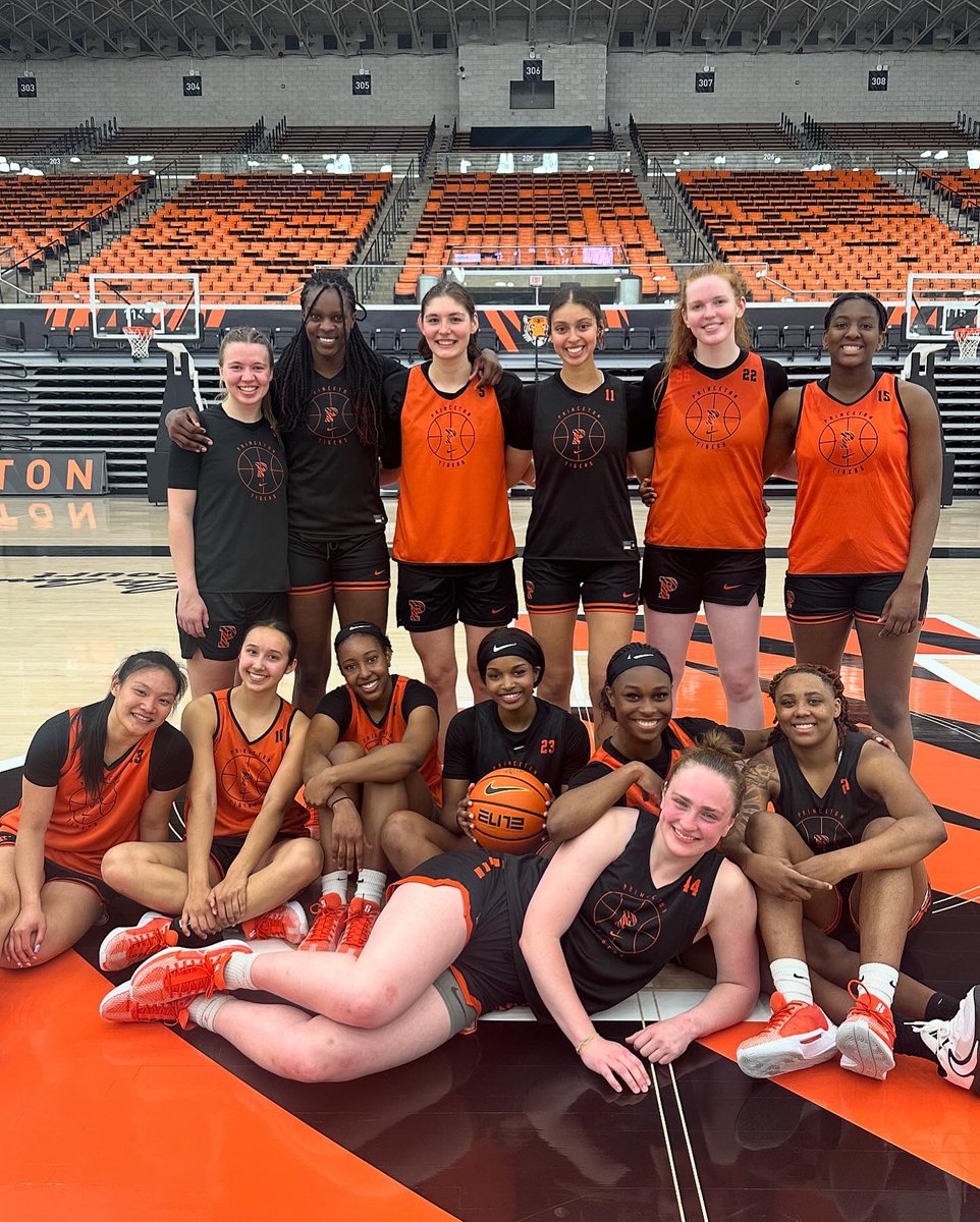 ✌️🧡🐯 The tigers wrapped up a great postseason of tough competition, skill development and lots of joy playing the game we love - together. Be back real soon 👋 #GetStops🐯🏀