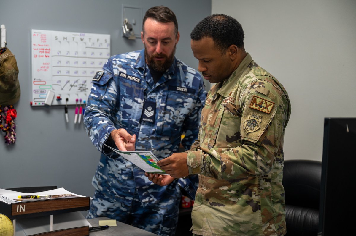 ✈️ The 15th Maintenance Group hosted an Integrated WG with the Royal Australian AF No. 36 Squadron to enhance interoperability on maintenance for the C-17, strengthening international alliances and improving our collective readiness. 📸 SrA Mark Sulaica #TogetherWeDeliver