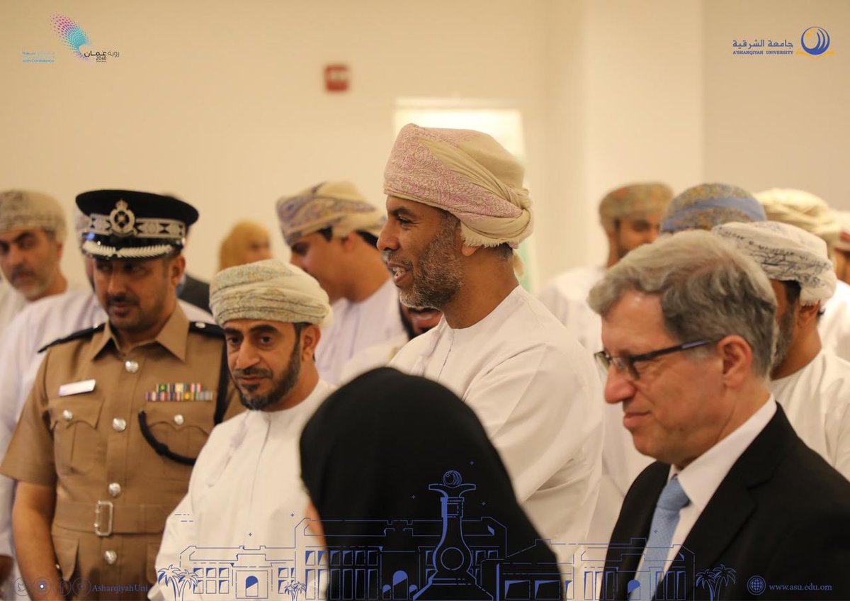 سعدنا خلال مشاركتنا فعاليات يوم البحث العلمي ب #جامعة_الشرقية بلقاء سعادة <a href="/AliAlshidhani/">Ali Al Shidhani - علي الشيذاني</a> وكيل وزارة النقل ولاتصالات وتقنية المعلومات-للاتصالات و تقنية المعلومات.
 وقد جرى خلال اللقاء مناقشة الصعوبات التي تعاني منها بعض قرى الولاية بسبب ضعف شبكة الاتصالات وقد أبدى سعادته استعداده