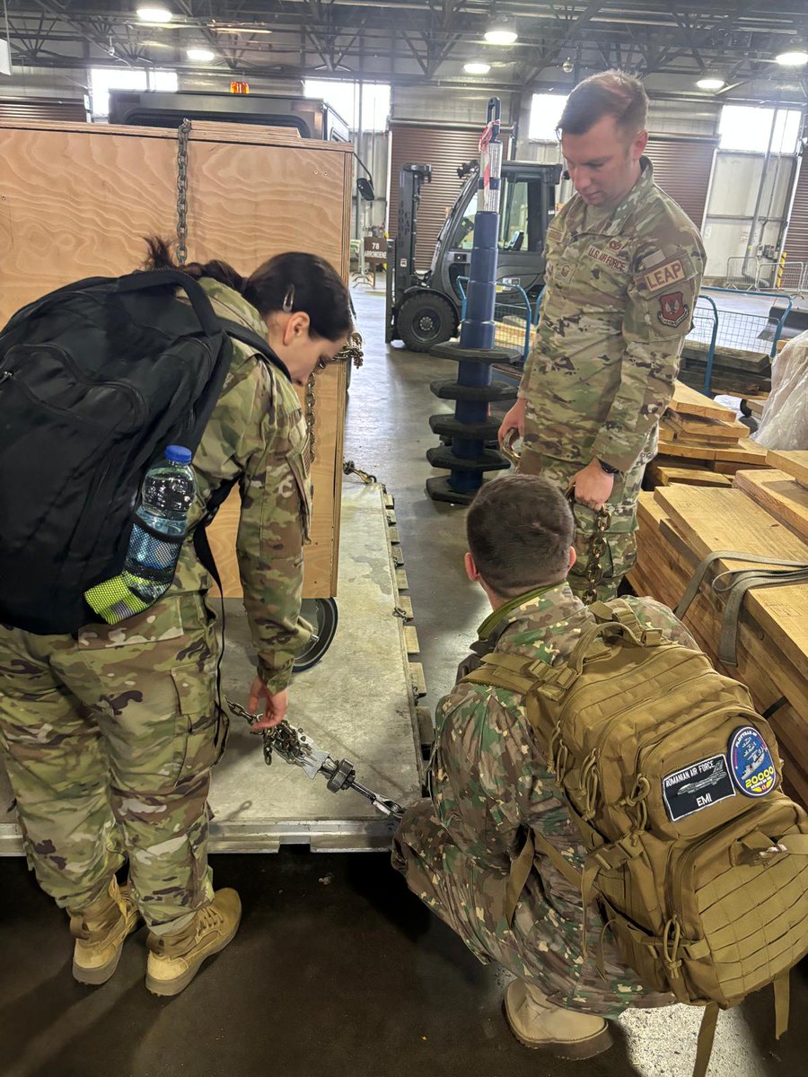 #HappeningToday Romanian LEAP Scholars Tech. Sgt. Tatiana Dubose and Master Sgt. Liviu Bogdan discuss pallet-building equipment with Warrant Officer Emil Ilie of the Romanian Air Force during LEAP-ACE @RAFMildenhall @US_EUCOM @usairforce @HQUSAFEAFAF @AETCommand @HQAirUniversity