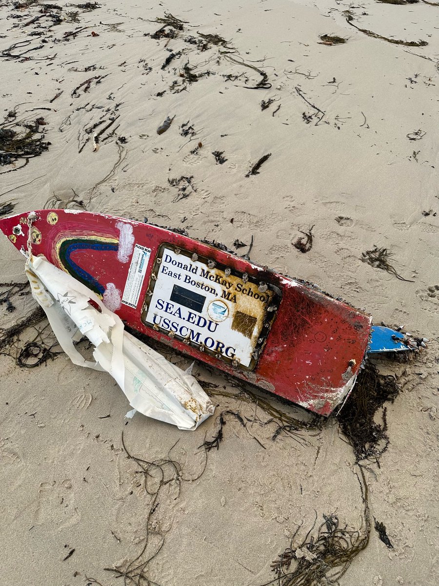 1 /3 The miniboat Special, built by third graders at Boston's Donald McKay School in 2022, landed in Plouescat, France one year to the day that it was relaunched off the coast of South Carolina by the container ship M/V Colorado Express. 🇺🇸 
📸 Courtesy of the Matyas Family
