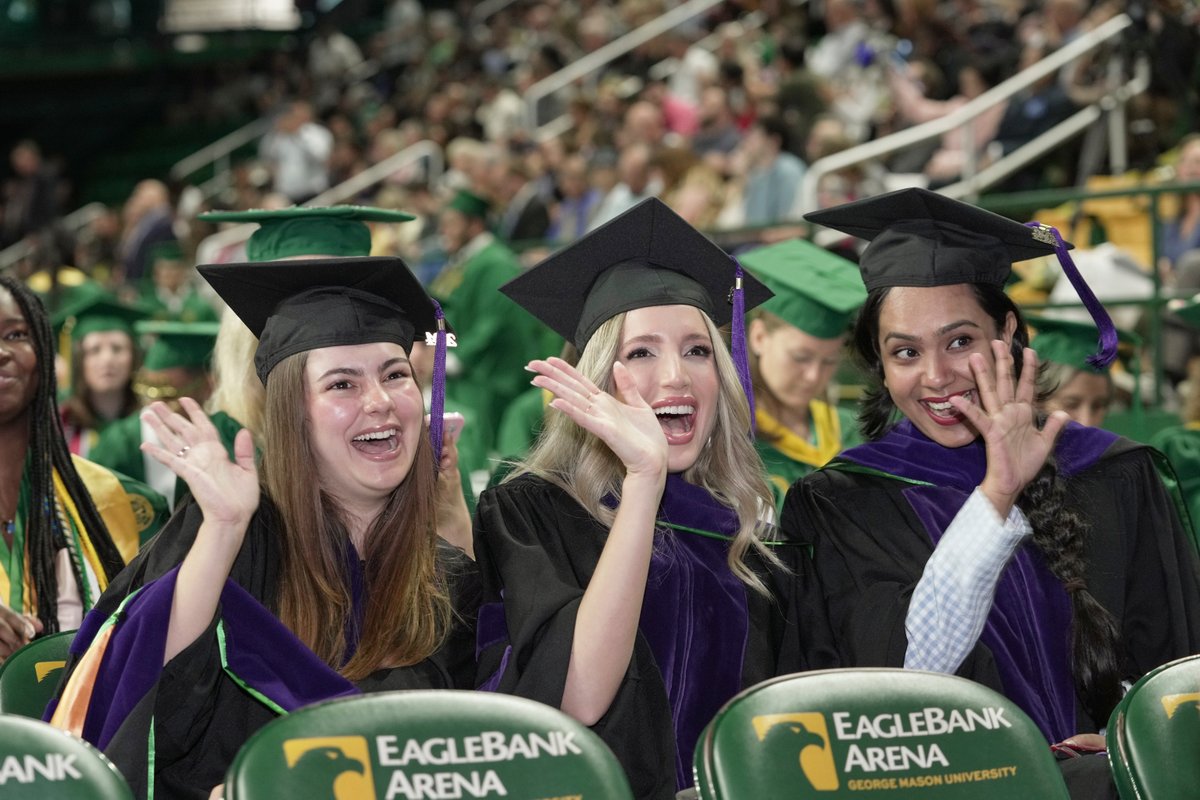 Congratulations to all of our #Mason2024 graduates! This was an unforgettable commencement ceremony this morning. We are so proud of our newest alumni! 🎓💚💛
#MasonGrad #MasonNation #Masongrads
📸 Creative Services