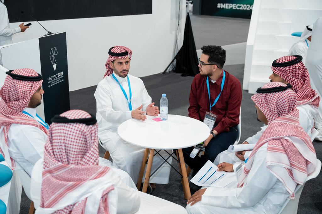 ChemMe_Youth's tweet photo. The roundtable discussion at ChemME brought together students and industry professionals for a dynamic exchange of ideas and experiences. A big thanks to everyone who participated and made this roundtable a success!
#ChemME #MEPEC https://t.co/KpqTfC4Sgy