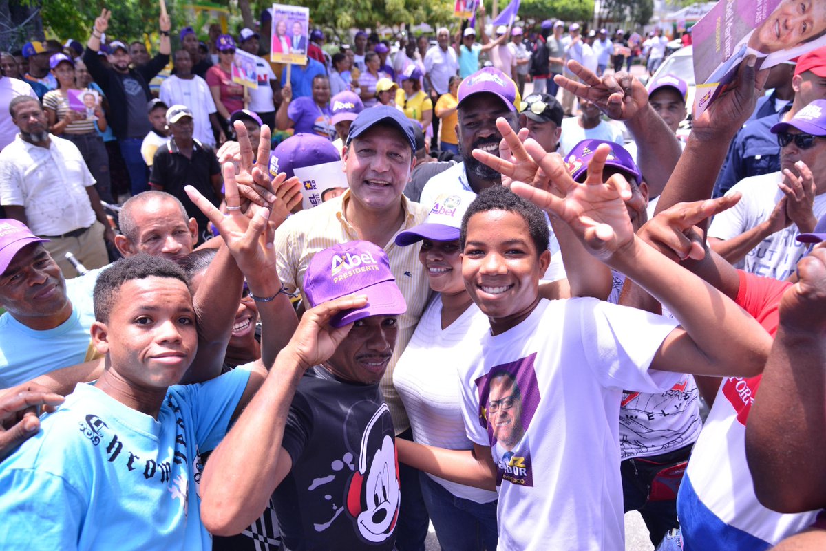 AbelMartinezD's tweet photo. Las calles están llenas de gente con esperanza y deseo de un futuro seguro. No olvides: el 19 de mayo, vota en la casilla 2. ✌🏻💜

¡Vamos hasta la victoria! ⭐🇩🇴

#AbelPresidente #FuturoSeguro https://t.co/KcrajyhssP