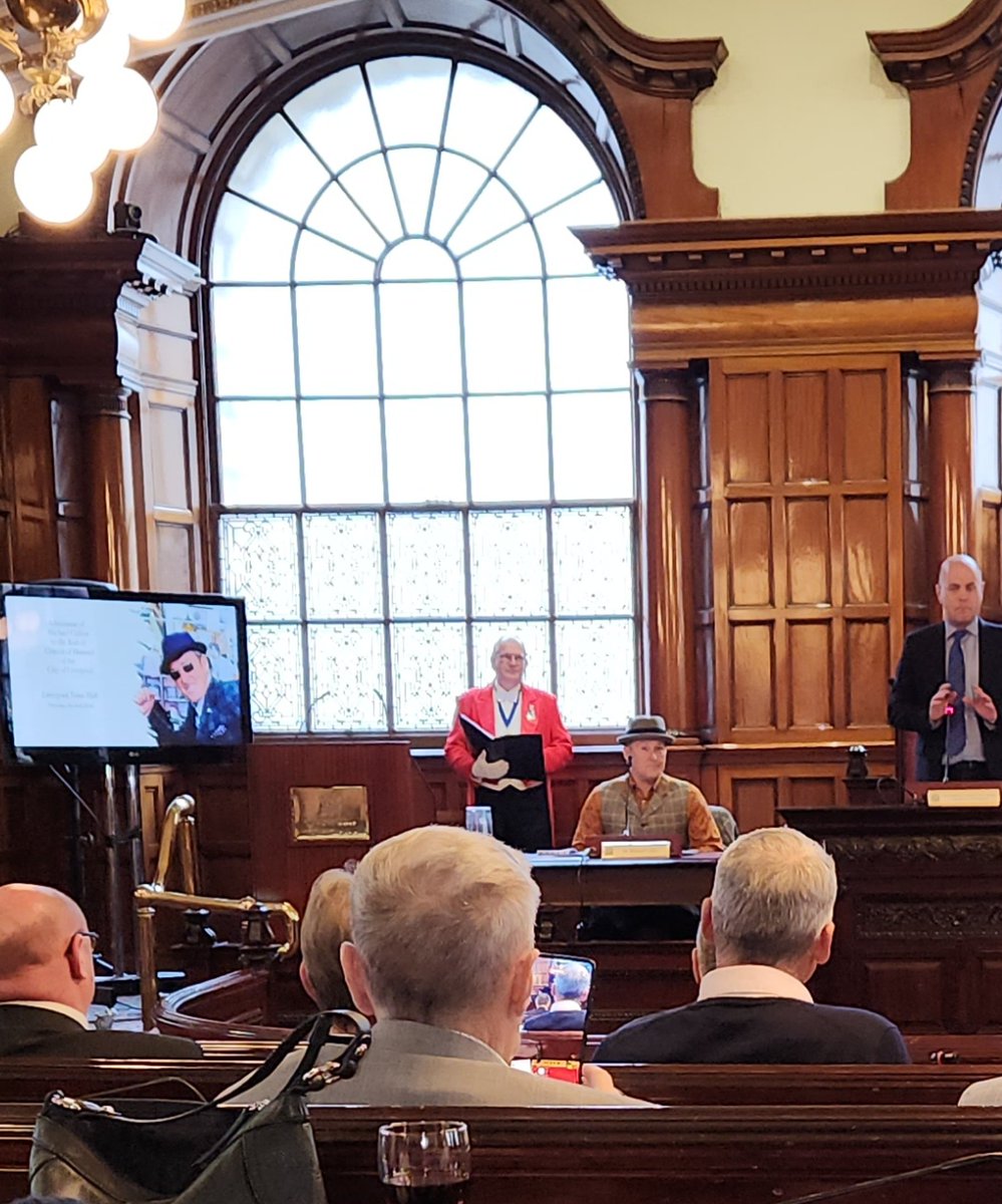 Attended @lpoolcouncil Chamber 'Freedom of the City' dedication to the one and only @speedomick That iconic building in the heart of our City will witnessed many fine occasions,debates & ceremonies with the great the good & the unwashed in attendance I bet tonight was a 1 off