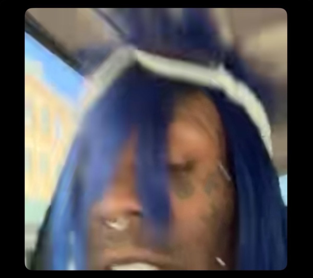Lil Uzi Vert on FaceTime ‼️

Bro changed his hair to blue now 😭🔥