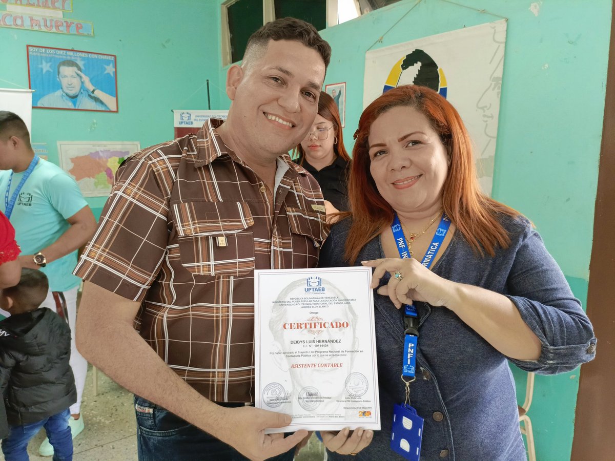 #Enterate || Continúanos con la entrega de certificados a los estudiantes que aprobaron los Trayectos I y II de los PNF en Administración, Agroalimentación, Contaduría Pública, Informática y Deportes en el Núcleo Jiménez.
Felicitaciones Uptaebistas.!! 

#SomosUptaeb 

@MPPEU_Ve