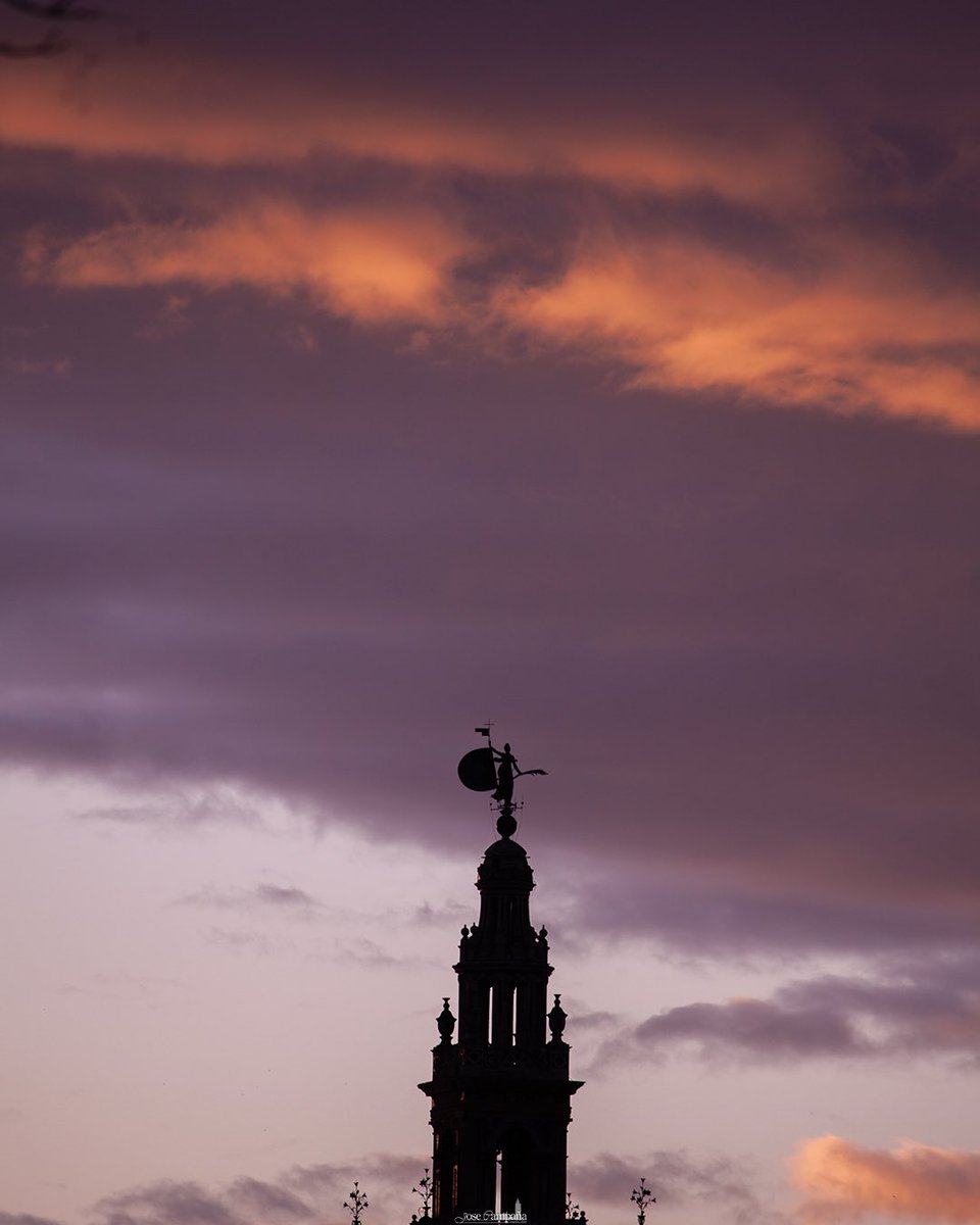 Mi atardecer eres tú, Sevilla. 

#SueñaSevilla