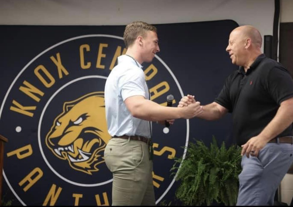 PartinSteve's tweet image. Very proud to be given the Green Leaf Award by this guy! @StevenPartin