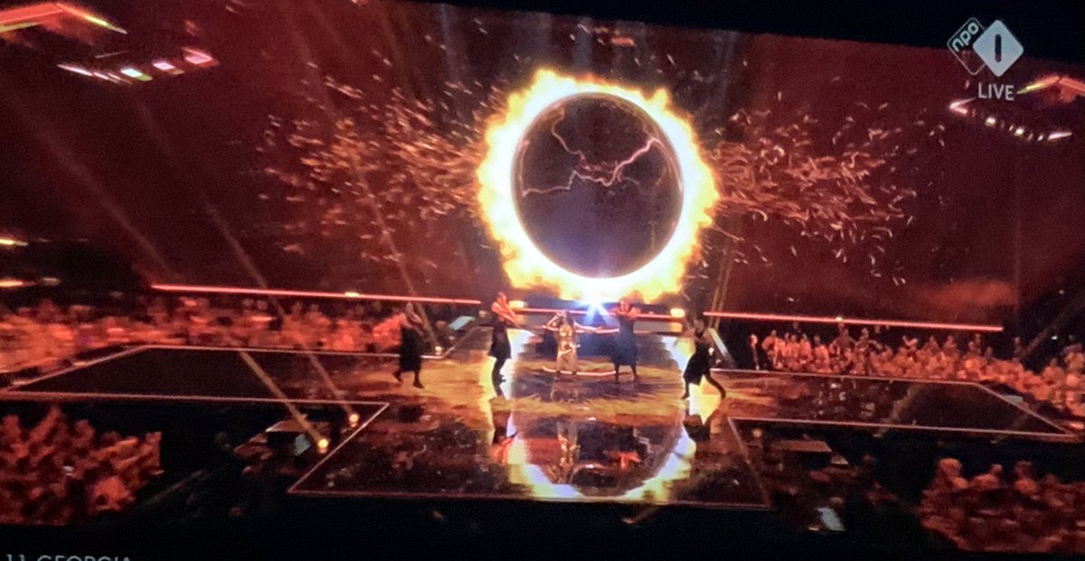 Ah..een zangeres met dansers

Waar heb ik dat eerder gezien..

Nou dat zal ik u vertellen…

DE HELE AVOND AL😱

😉

#songfestival #eurovision2024