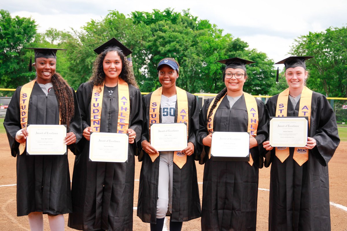 Congratulations to our graduates 👩‍🎓🥎 @HUBisonSports ~ Sydni Jones ~ Ariana Whatley @UMESHawkSports ~ Ameenah Ballenger ~ Kelsie Ekstrom ~ Ryan Merriwether #MEACPride