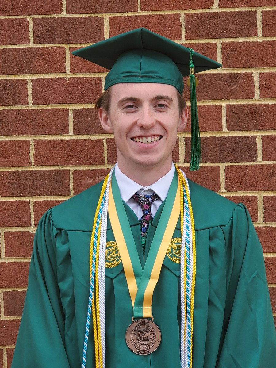 Congratulations @quinn_alley02 Graduating #CumLaude from @GeorgeMasonU #HonorsCollege with a BS #Kinesiology. 

Enjoy the weekend, Monday starts your #Masters program in #AthleticTraining.

120 days until the 2024-2025 season starts for @GMUIceHockey!
#MasonNation #Classof2024