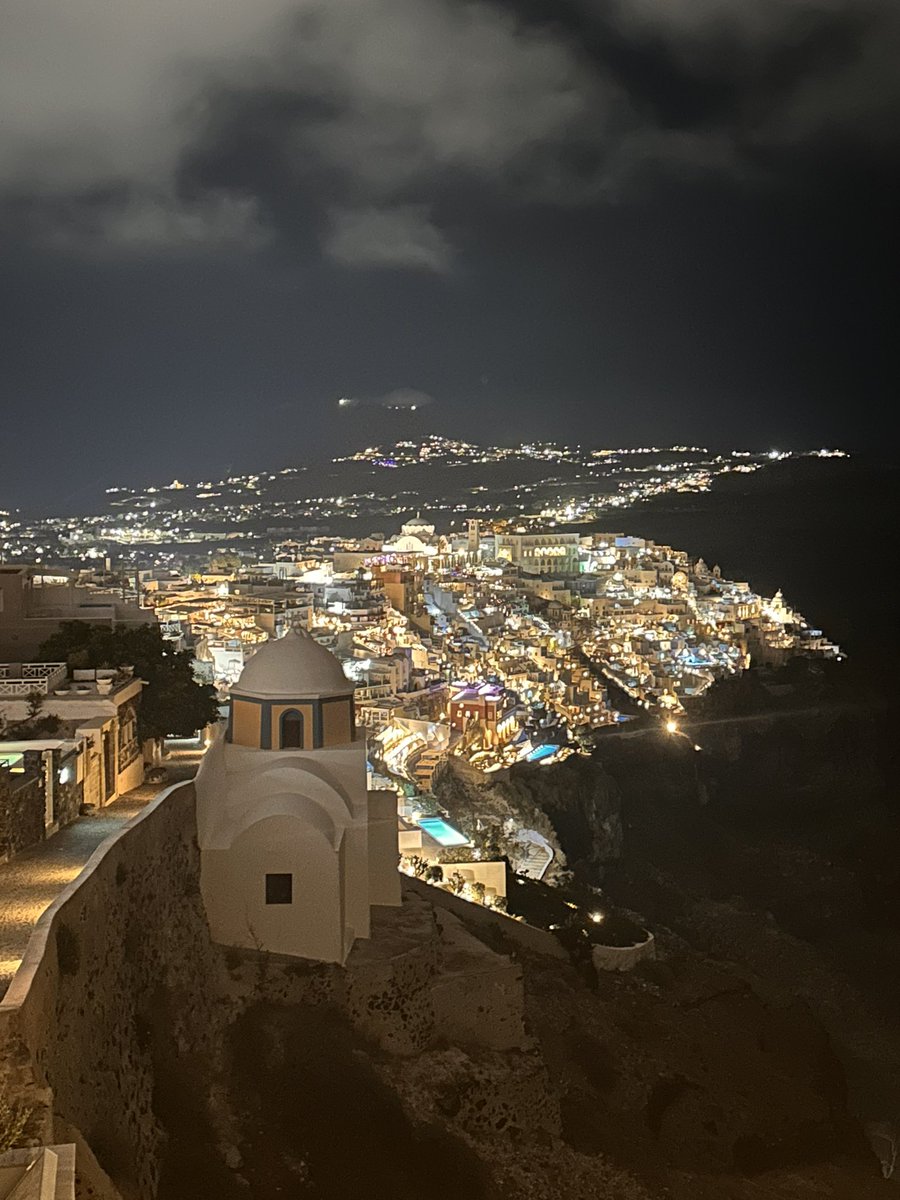 Santorini at night, from just by the Hotel. 😘