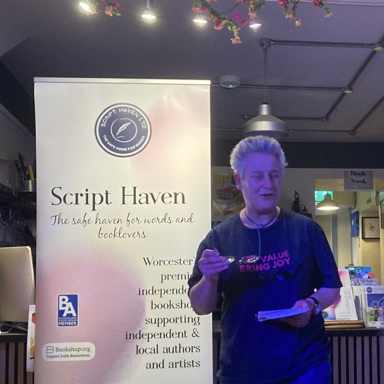 My book has just been officially launched at @scripthavenltd I had a fantastic time and I am so grateful to everyone who came along and to open micers: @kent_nj, @missyerem, @csheppardwrites, @Grizonne, @MatthewMCSmith, @pixie_dragonfly and to @RhiannaLevi98 and @JosephineRLay.