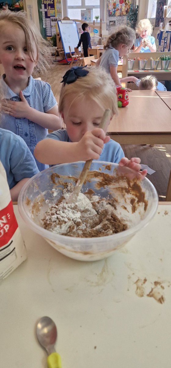 Run, run as fast as you can to Nursery and you maybe in for a treat! The children have been very busy making Gingerbread Men. They have made the dough and it is chilling in the fridge ready to put in the oven tomorrow. I hope they don't escape! #MakeADifference @ololprimary_HT