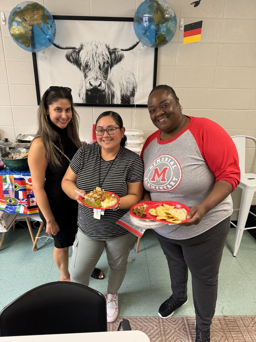 Today’s celebration of #TeacherAppreciationWeek, 15 @MemorialElm families brought a cultural food dish for our @iborganization potluck. From Indian Curry to Japanese Yakisoba to Churros, our families spoiled the staff today with a piece of their home. #ThankHISDTeachers