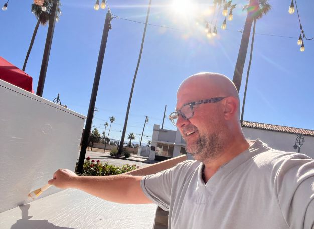 Hey, it's still #painting!
If you're out on #NorthPalmCanyon in #PalmSprings today stop & say hello.  Sweating out front applying fresh paint to the ArtBar area