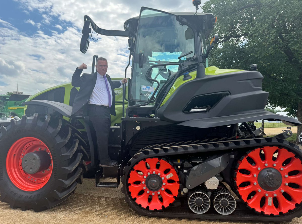 I joined the @westerncaucus for the Association of Equipment Manufactures' Ag on the Mall event. Farmers and ranchers are essential to keeping Nebraska strong and prosperous. It was great to visit with Valley and Claas which are both manufactured in NE02. #AgOnTheMall