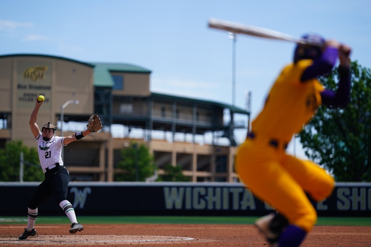 She's a 𝕾𝖆𝖛𝖆𝖌𝖊 6 innings pitched 2 hits allowed 3 strikeouts Second career postseason win #GMG 🟢🦅