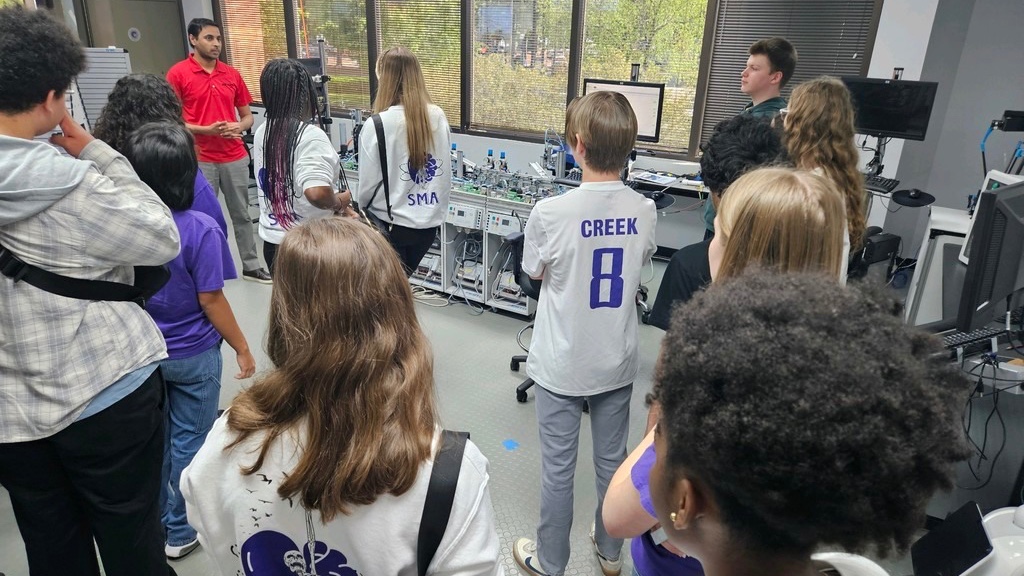 ECPIUniversity's tweet image. Exploring beyond the classroom! Deep Creek HS students got the chance to delve into fascinating fields - from criminology to cyber security - during their visit to ECPI University. Here, learning meets fun with their esports club and rewarding scholarships!
#AroundCampus #MyECPI