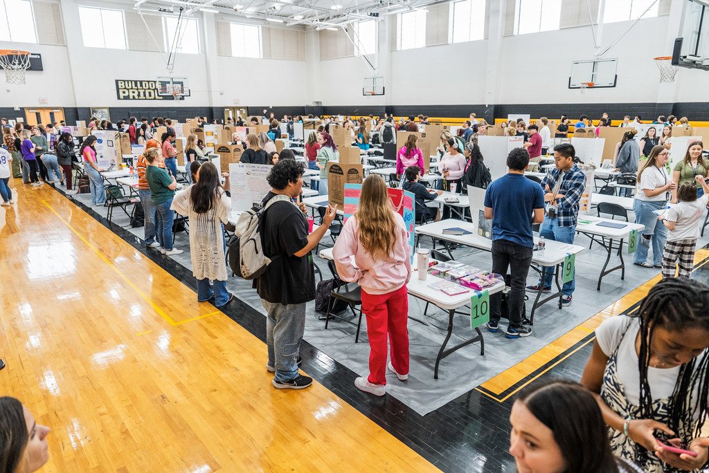 RCHS hosted a Celebration of Student Writing for dual credit English students! Around 140 students presented their research. These experiences help students hone in on research and presentation skills. #RCISDJoy