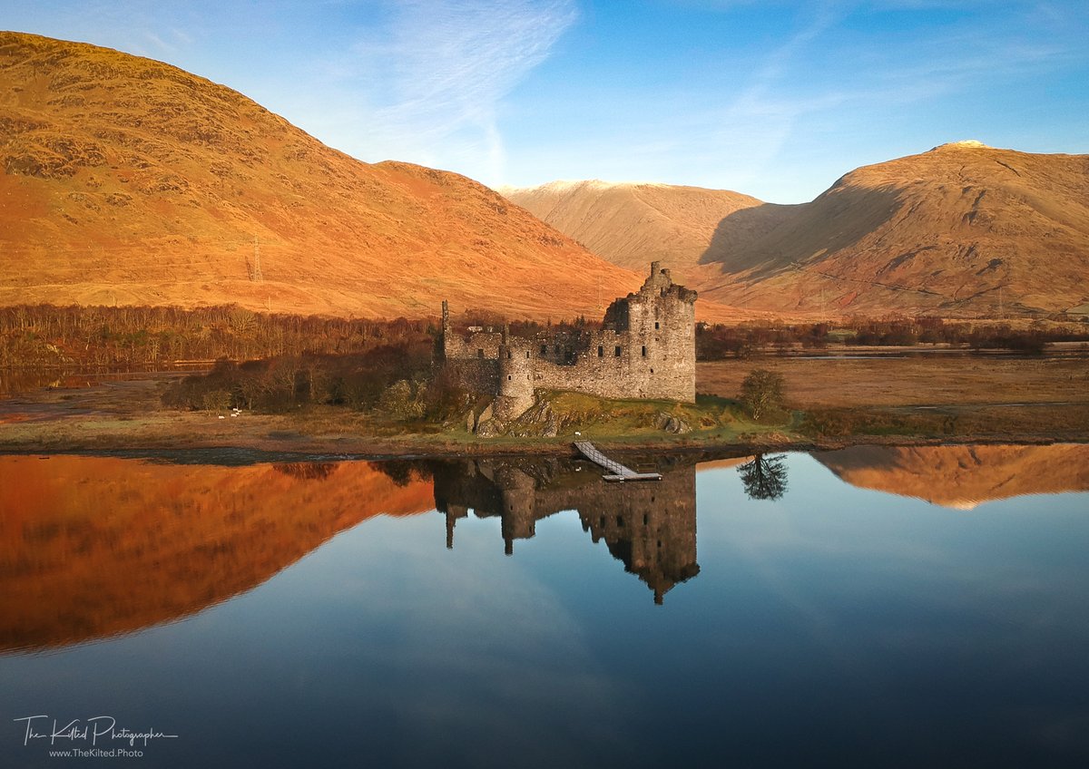 The stunning Kilchurn Castle situated on Loch Awe 

#TheKiltedPhoto #KilchurnCastle #Scotland #VisitScotland #ScottishBanner #ScottishField #ScotlandMagazine #scottishhighlands #outandaboutscotland
