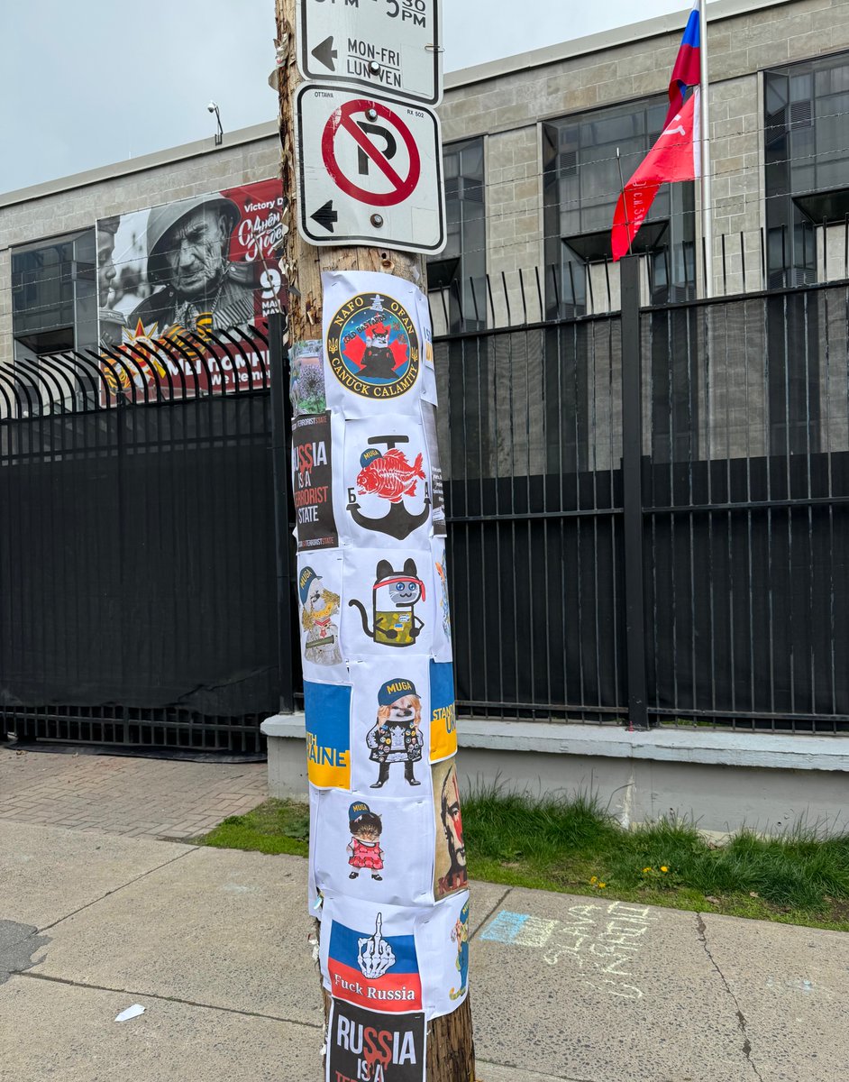 Victory Day #MUGA Fella Pole Post in front of Ottawa 🇷🇺 embassy in 🇨🇦