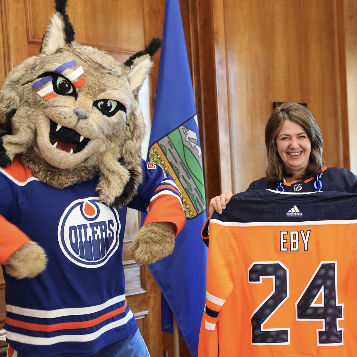 Hunter and I are ready for game 2 this Friday night! We even got a proper jersey ready for BC Premier @Dave_Eby… 🤭