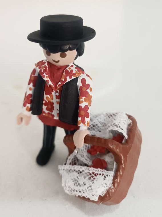 “Encaje son como rosas”

Encajebolillos, 1991

<a href="/LaComparsadeAM/">Antonio Martín</a>