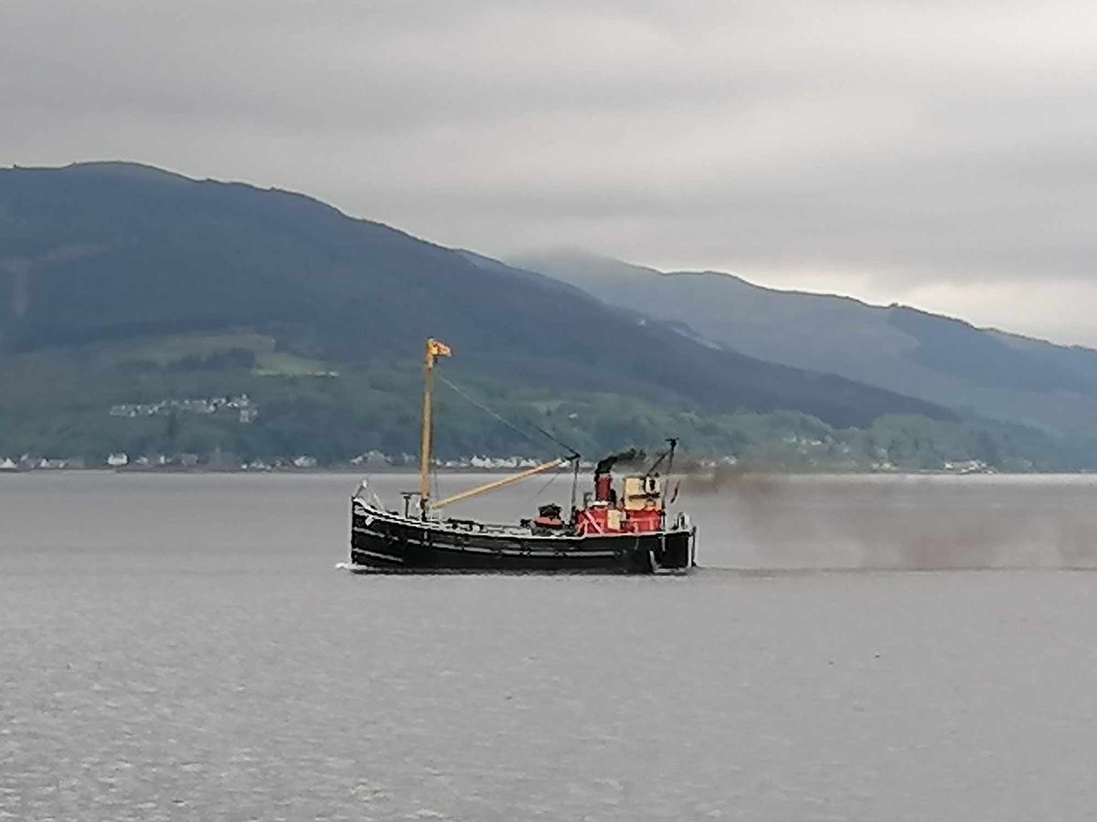 'Wee Puffer passing Gourock this morning.' Thanks to Rhona Stewart for the photo 📸 Discover Inverclyde 👇 discoverinverclyde.com #DiscoverInverclyde #DiscoverGourock #Gourock #ScotlandIsCalling #VisitScotland #ScotlandIsNow