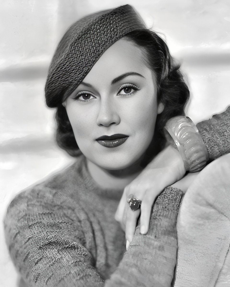 Fay Wray
#FayWray
#tiktok #Actresses #Glamour
#OldHollywood #Vintage #tbt