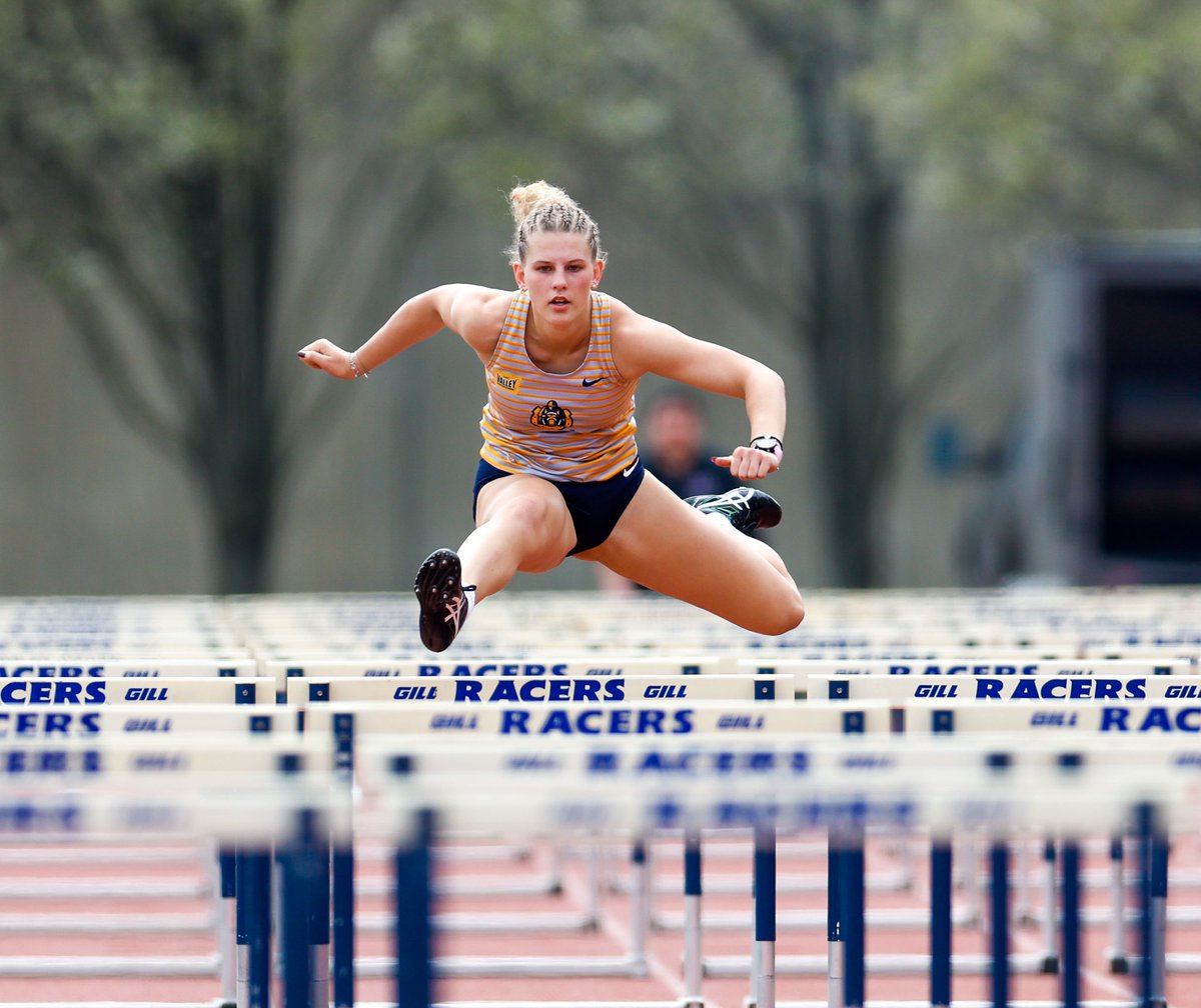RacersXCTF's tweet image. Back at it tomorrow for MVC Outdoor Championships 🤩

#GoRacers🏇