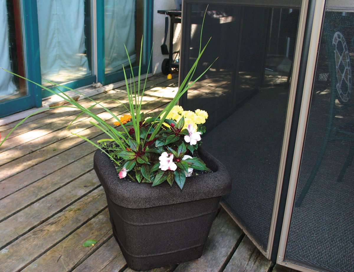 Yes! This is our Boardwalk #selfwateringplanter they provide a bold statement on walkways, business entrance, & city streets. With 2 sizes & 17 Colors to choose from. Make your community a greener place! @DesertPlanters #city #Township #municipality #commercial #flowers #herbs