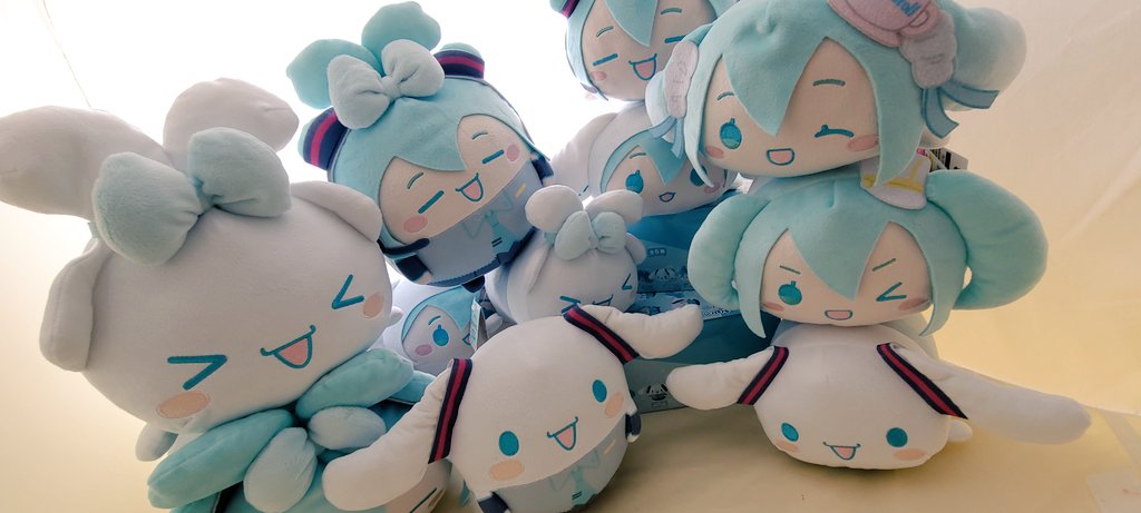 LittlestGiftBou's tweet photo. It's Miku x Cinnamoroll collab!! They will be able at Anime North! https://t.co/fAnTCZqPU5