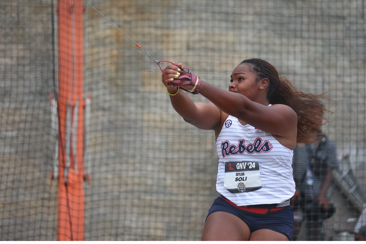 Freshman Skylar Soli finished 5th at a new PR 62.18m/204', moving her to No. 5 in Ole Miss history and scoring 4️⃣ points in her first SEC hammer final 🙌 On the day, the Rebel women scored 2️⃣0️⃣ points in the hammer 👀 #HottyToddy x #SECTF