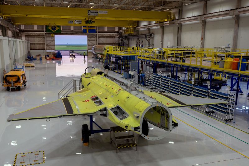 True collaboration 🇧🇷🇸🇪! The first Gripen E manufactured at Embraer's facilities in Gavião Peixoto. 
I'm really excited to see next month!
<a href="/Saab/">Saab</a> <a href="/saabdobrasil/">Saab Brasil</a> <a href="/ChristianLuiga/">Christian Luiga</a> <a href="/fregus11/">Fredrik Gustafson</a> <a href="/RichJBsmith/">Richard smith</a> @MyDadIsAGlazier 
#Gripen #GripenE #BrazilianGripen #aviation #avgeek #avgeeks