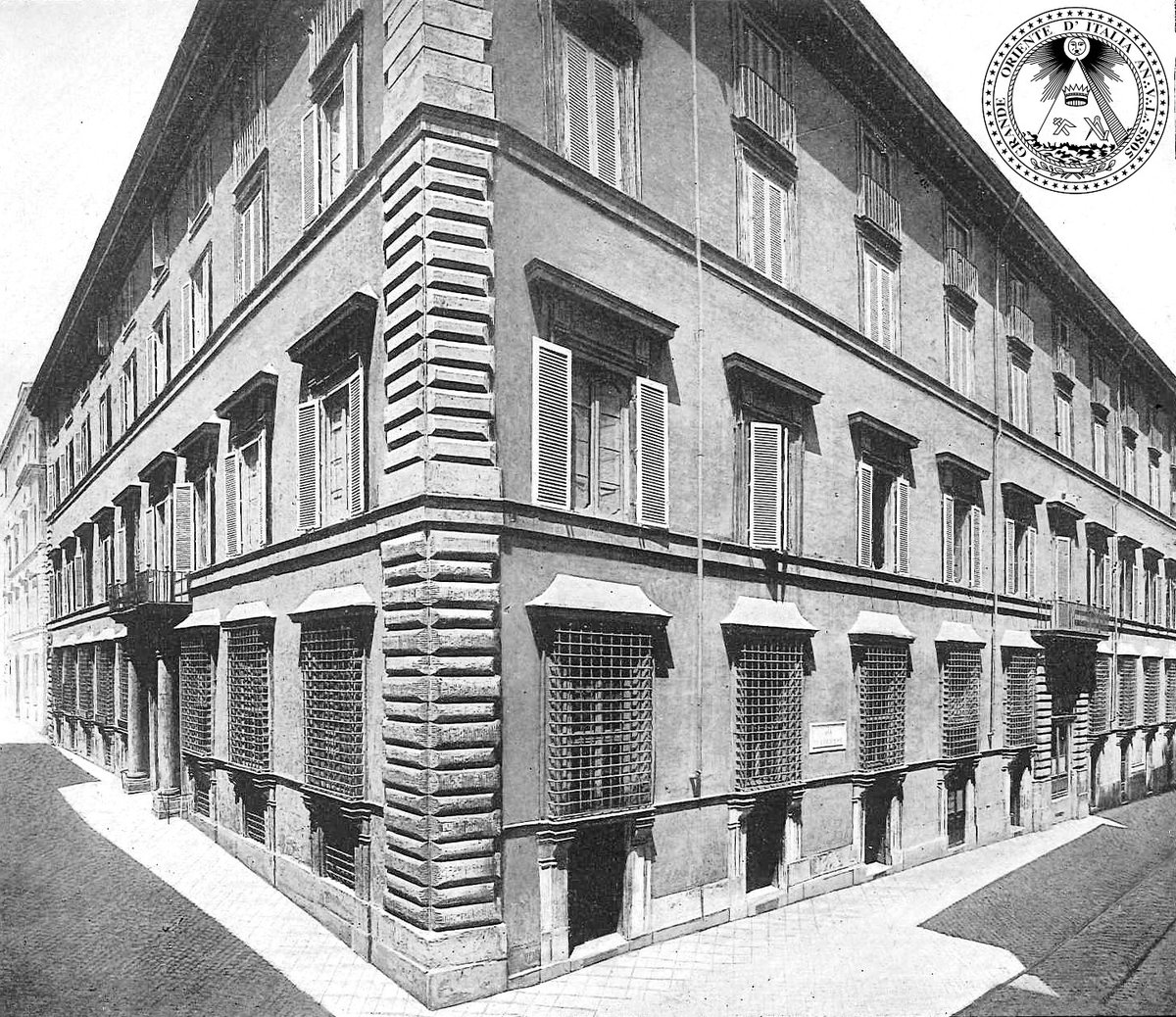 #AccaddeOggi #11maggio 1988; il Presidente del #Senato Giovanni Spadolini annuncia l’accordo raggiunto con il Grande Oriente d’Italia per risolvere la questione di #PalazzoGiustiniani. #Massoneria #Storia Approfondisci▶️ grandeoriente.it/11-maggio-1988…