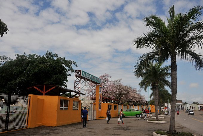 #UnaFeriaXMamá que promete. Casi listo el Parque 26 de Julio para este sábado convertirlo en un espacio comercial, recreativo en saludo al #DíaDeLasMadres en #LasTunasXMásVictorias @UlisesGuilarte @CubaCentral @DrRobertoMOjeda @WalterNoris