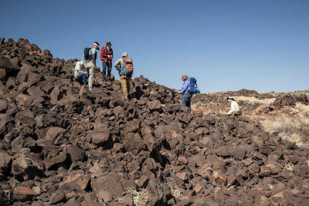 Science takes a village! NASA engineers, managers, and flight directors experienced Geology 101 field training in the desert of northern Arizona, giving them a better understanding of what astronauts and scientists will contend with during Artemis missions. Read more: