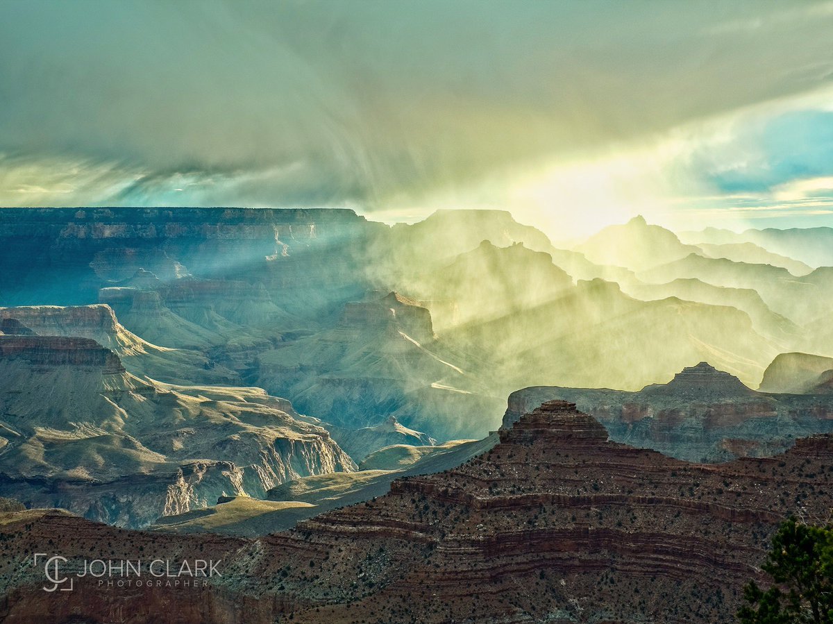 The Grand Canyon is so big it can be raining in one part and sunny in another at the same time! #ThePhotoHour #stormhour #landscapephotography #on1pics @ON1photo