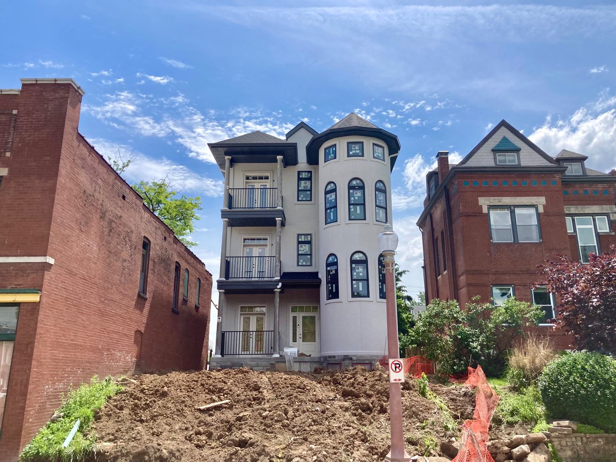 Three-fam Thursday! This rather unusual infill three-fam in the Central West End is making slow but steady progress. Looks like it may be getting close to lift-off!