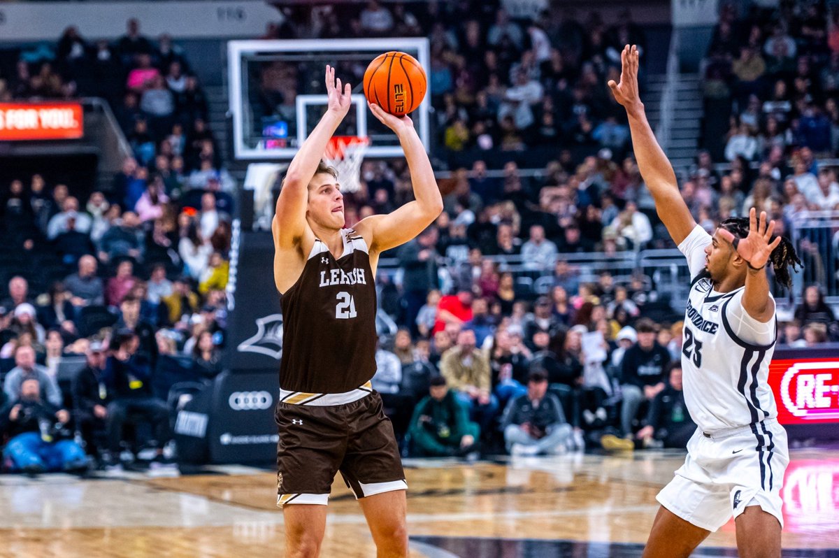 Notre Dame is expected to host Lehigh graduate transfer Burke Chebuhar on Friday. The 6-foot-8 forward averaged 7.5 ppg and 5.0 rpg in 2023-24. irishsportsdaily.com/forums/1/topic…
