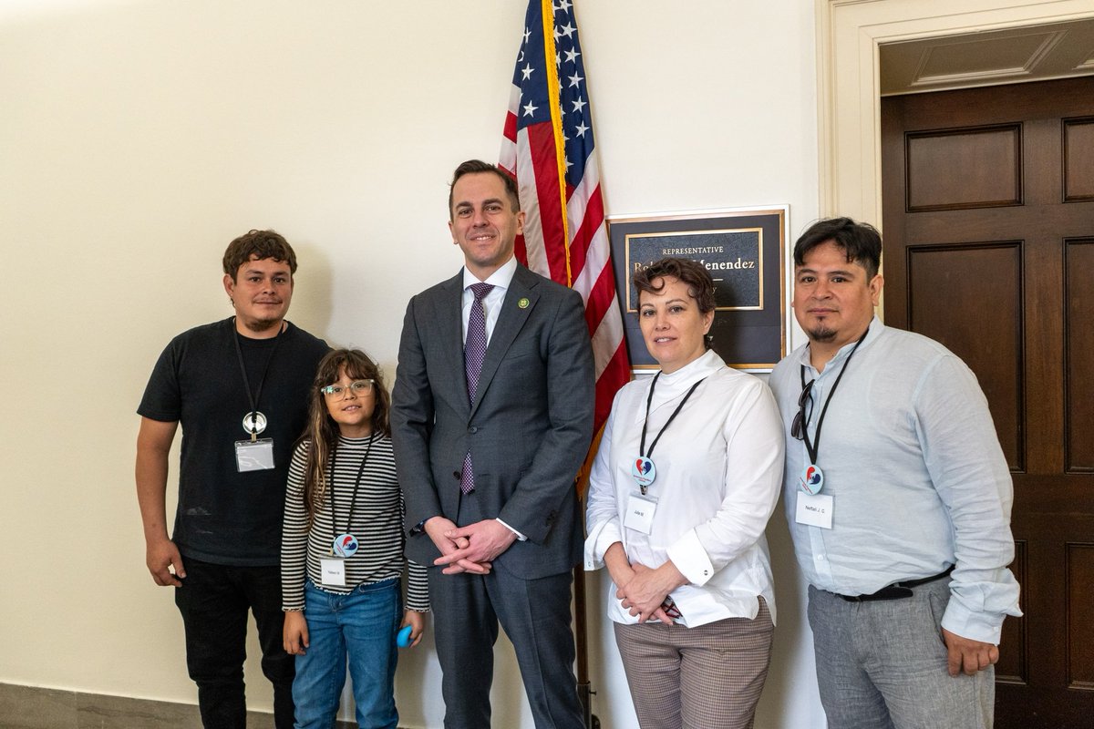 It was great to meet with @FWDus and @amerifamsunited. I'm thankful for their advocacy and sharing their stories. As a member of @HispanicCaucus I am committed to supporting policies that prioritize family reunification and help streamline the immigration process.
