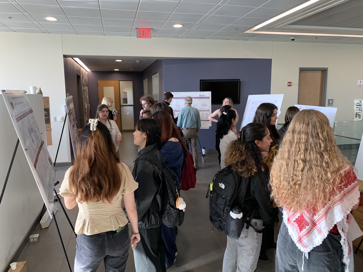 Great turnout last night for the #VASCI 2024 Science Day! Congratulations to all our undergraduate students who presented talks and posters on their independent research projects. Topics included reproductive biology, developmental biology, immunology, and toxicology!